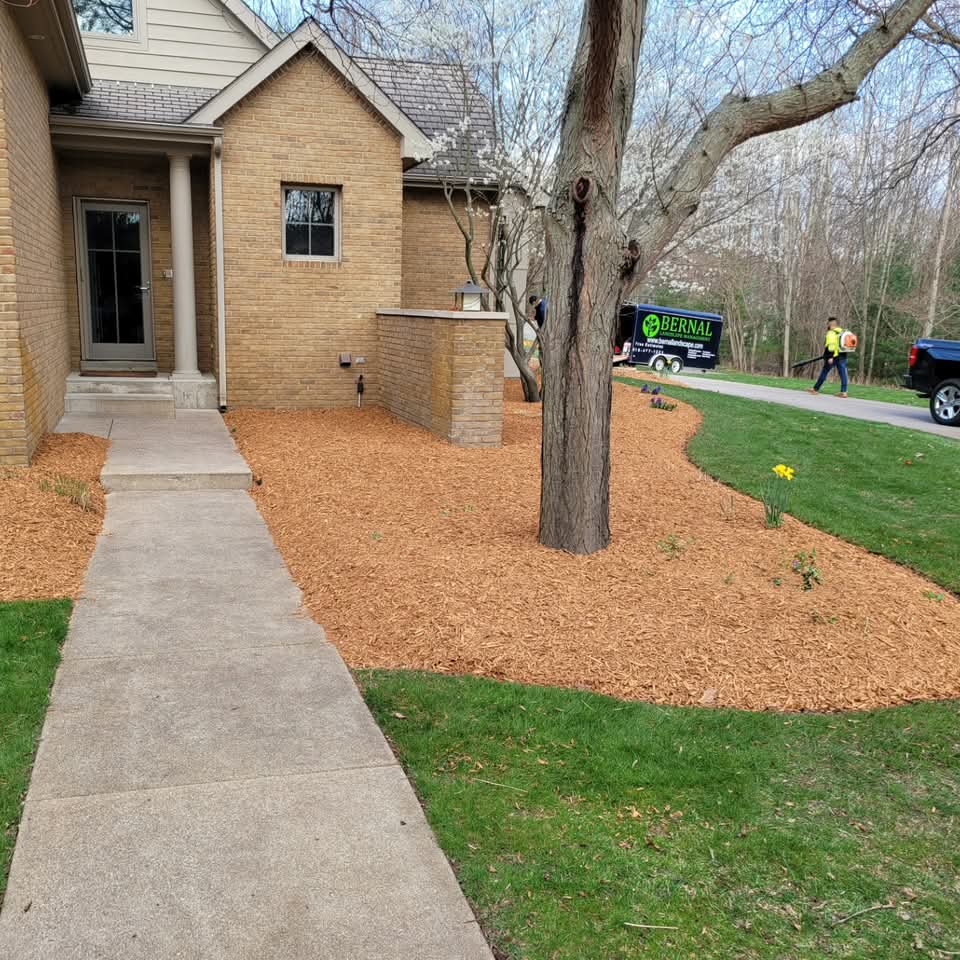 Mulch refresh and finished landscape by Bernal Landscape